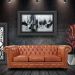 Sofá 3 Lugares Sala de Estar 235cm Chesterfield Pés Madeira Couro Conhaque - Gran Belo 