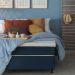 Cama Box Casal Azul com Colchão Guldi Dream Mola Ensacada (30x138x188) e 2 Travesseiros Guldi Dream Branco e Azul