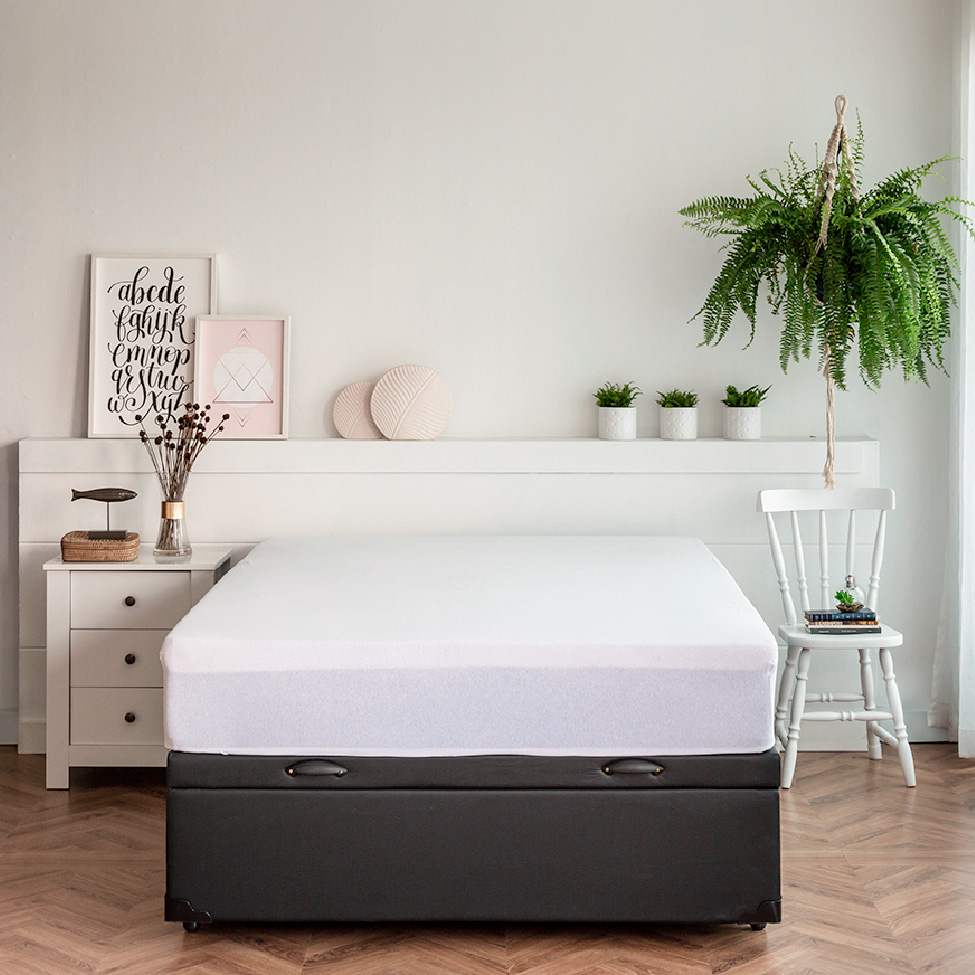 Cama Box Casal Martin Premium Revestimento Sintético Preto com Colchão Guldi Mola Ensacada Original Firme (25x138x188) Azul e Branco