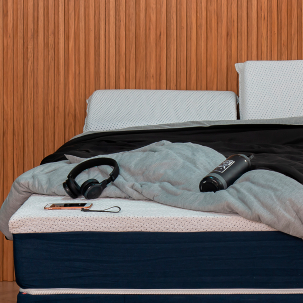 Cama Box Casal com Colchão Mola Ensacada Firme Guldi Natural e Azul