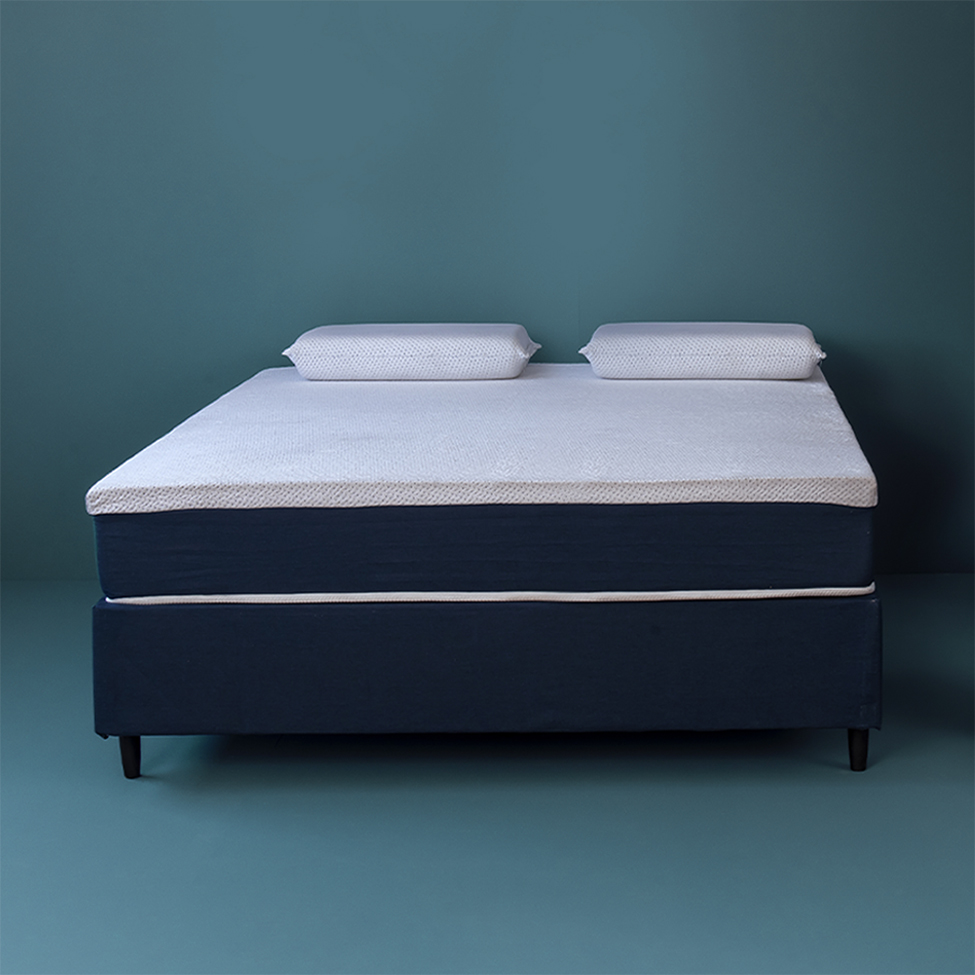 Cama Box King com Colchão Mola Ensacada Guldi Firme e 2 Travesseiros Guldi Nasa Viscoelástico Azul e Branca