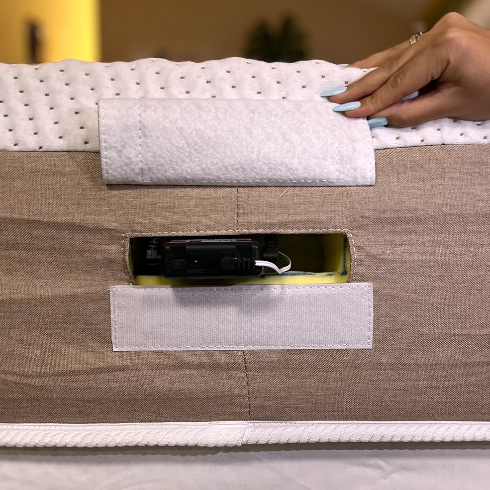 Cama Box Queen com Colchão Guldi Comfort com Massageador Quântico Molas Ensacadas (30x158x198) Bege e Branco