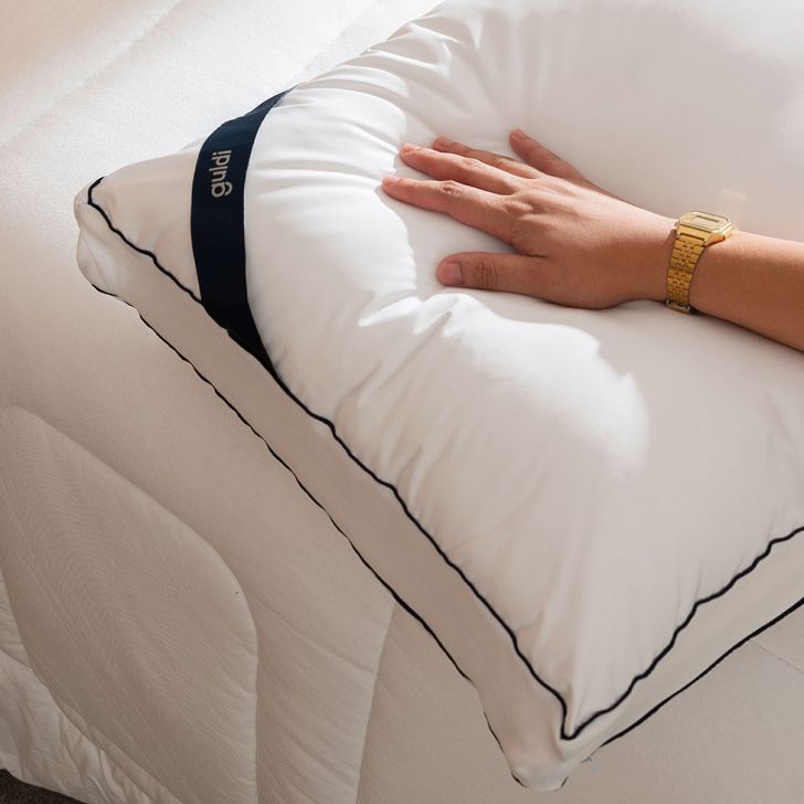 Cama Box Solteiro Azul com Colchão Guldi Dream Mola Ensacada (30x88x188) e 1 Travesseiro Guldi Dream Branco e Azul