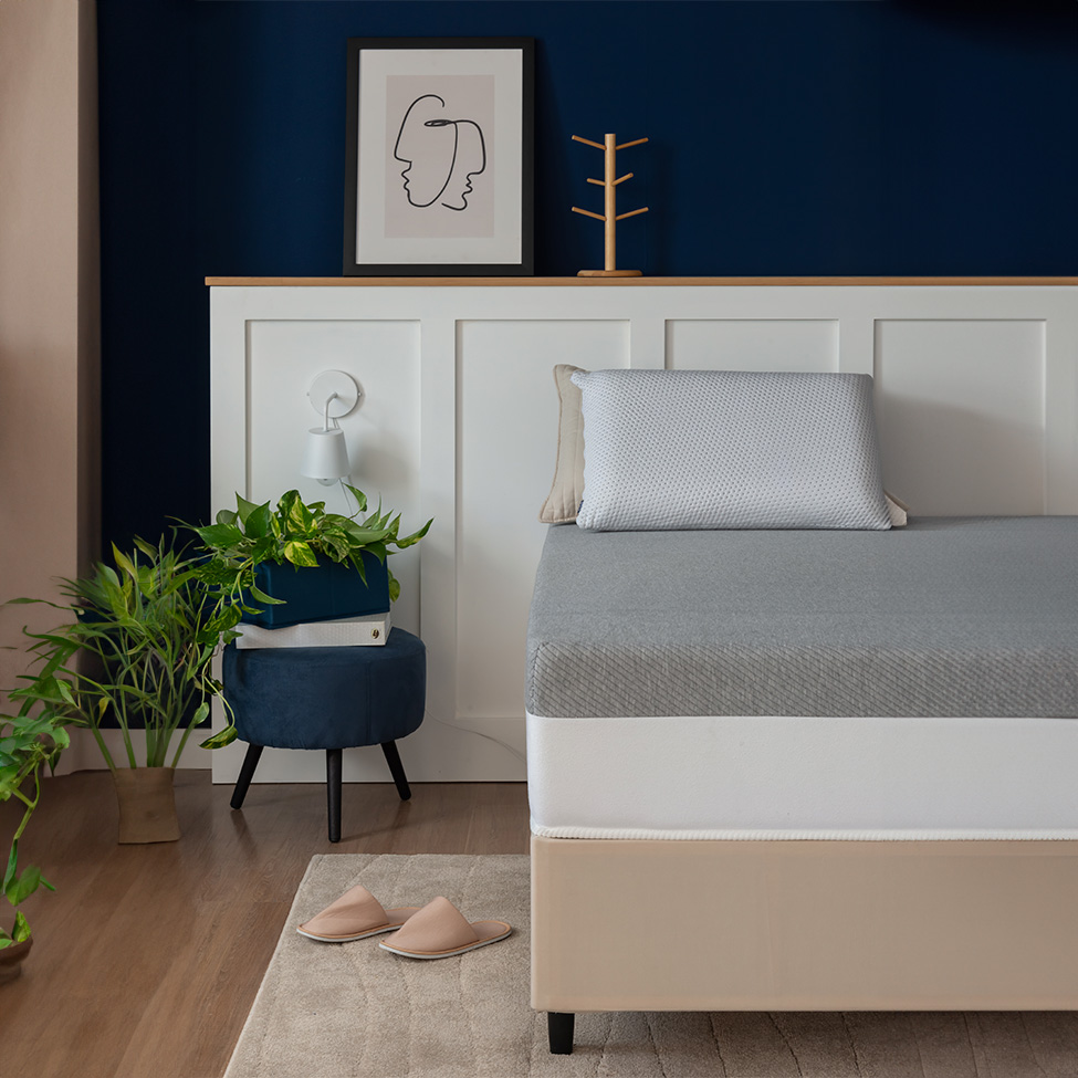 Cama Box Viúva Bege com Colchão Guldi Dream Mola Ensacada (30x128x188) e 2 Travesseiros Guldi Soft Nasa Cinza e Branco