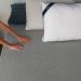 Cama Box Viúva com Guarda Objetos Bege com Colchão Guldi Dream Mola Ensacada (30x128x188) e 2 Travesseiros Guldi Dream Branco e Azul