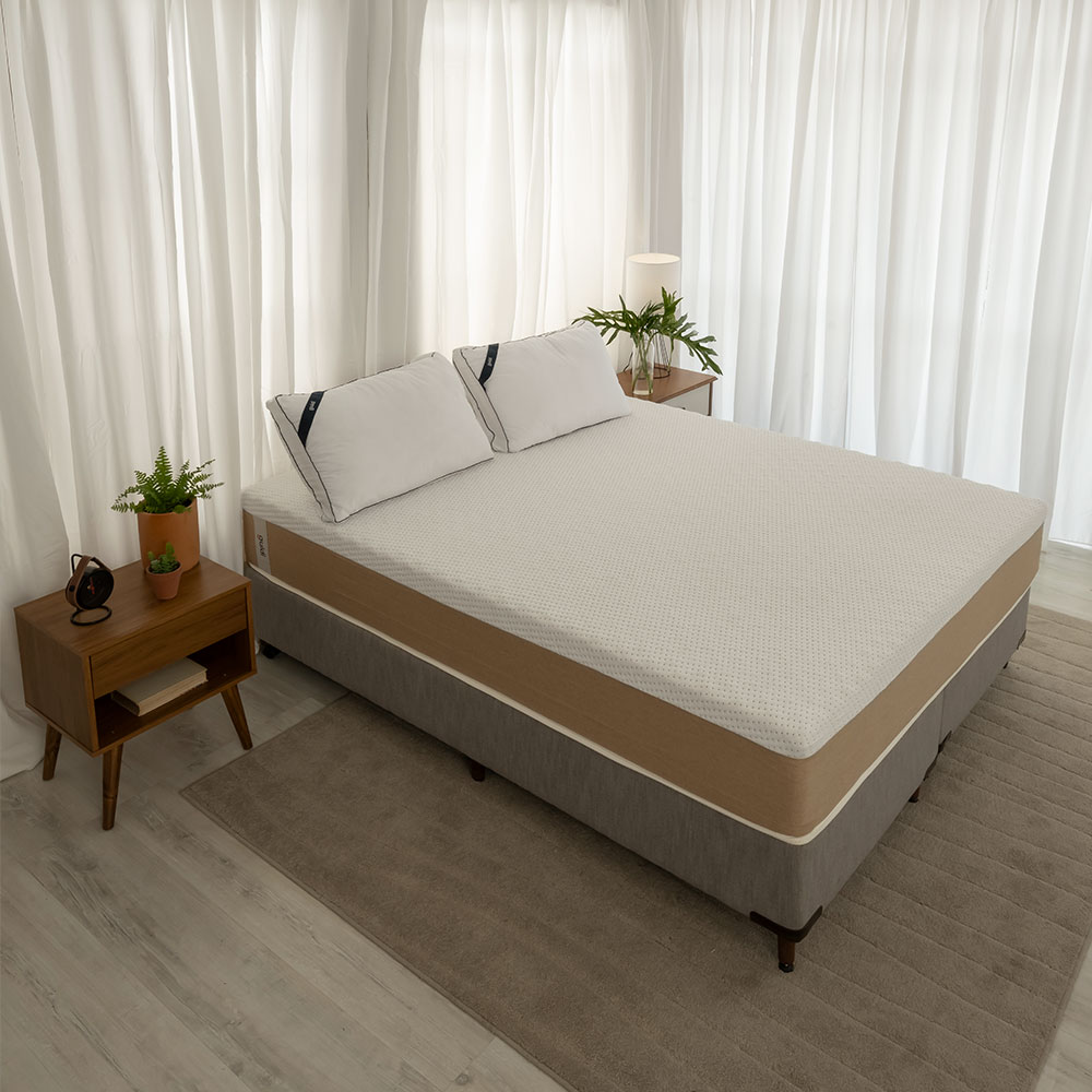 Colchão Casal Guldi Massageador Quântico Molas Ensacadas (30x138x188) Branco e Bege