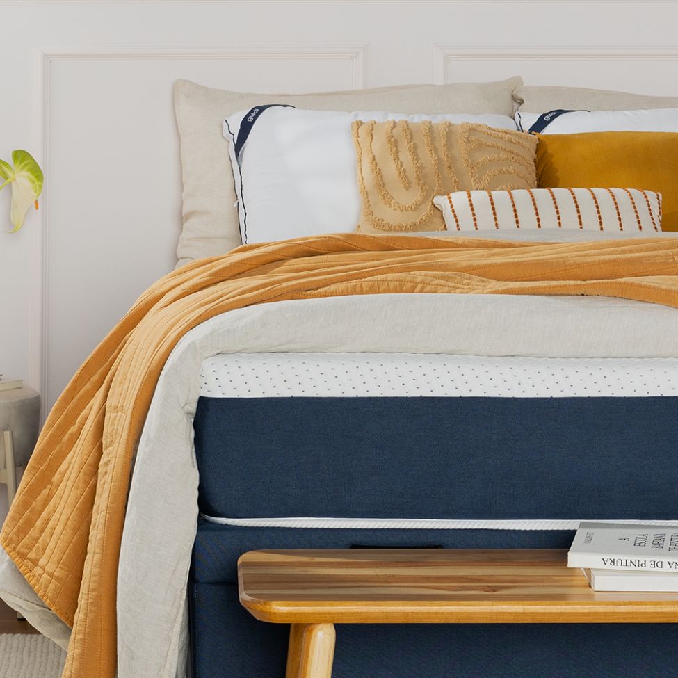 Colchão Queen Mola Ensacada Guldi Original Firme (25x158x198) Azul e Branco