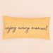 Capa Almofada Retangular Amarela Frase "Enjoy Every Moment" - Home Cartoon