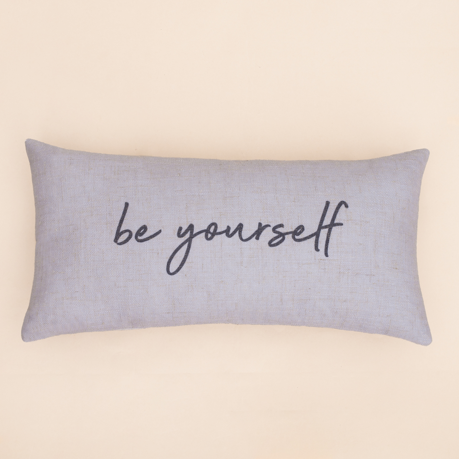 Capa para Almofada Cinza Retangular Frase "Be Yourself"  - Home Cartoon
