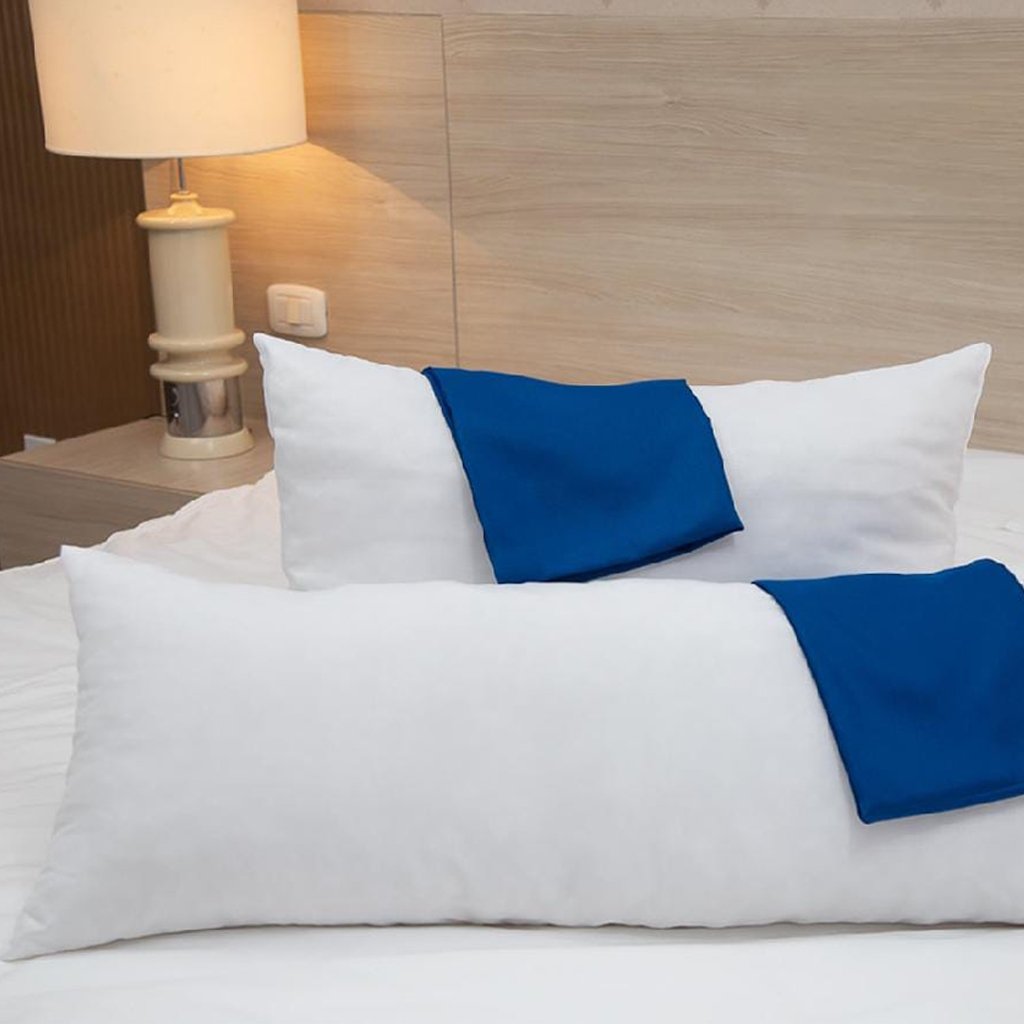 Kit Travesseiro Infantil 45x65cm + Body Pillow Infantil 35x90cm com Fronhas Branco