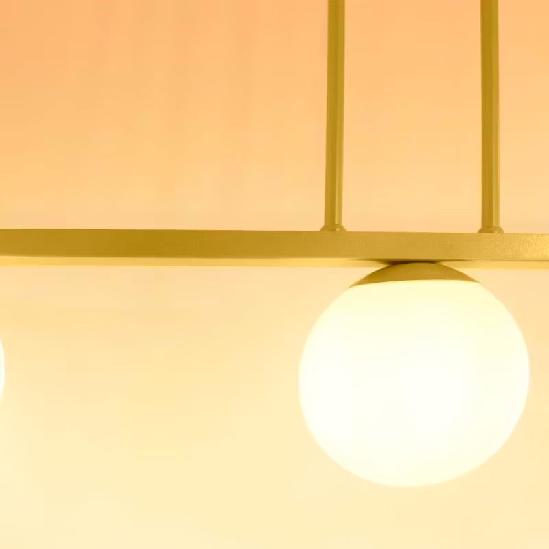 Lustre Pendente Jabuti Triplo Dourado com Globos de Vidro Brancos para 3 Lâmpadas G9 de LED Bivolt