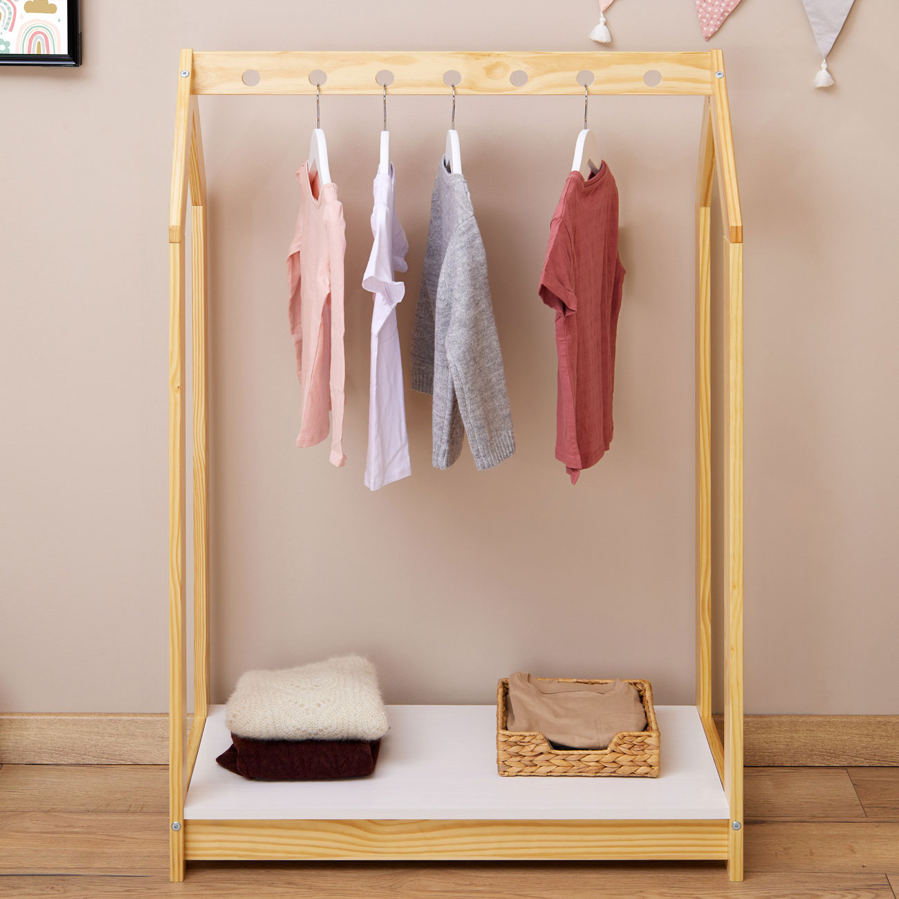Arara Cabideiro Infantil Madeira Guarda Roupas Montessoriana Sally Natural Branco