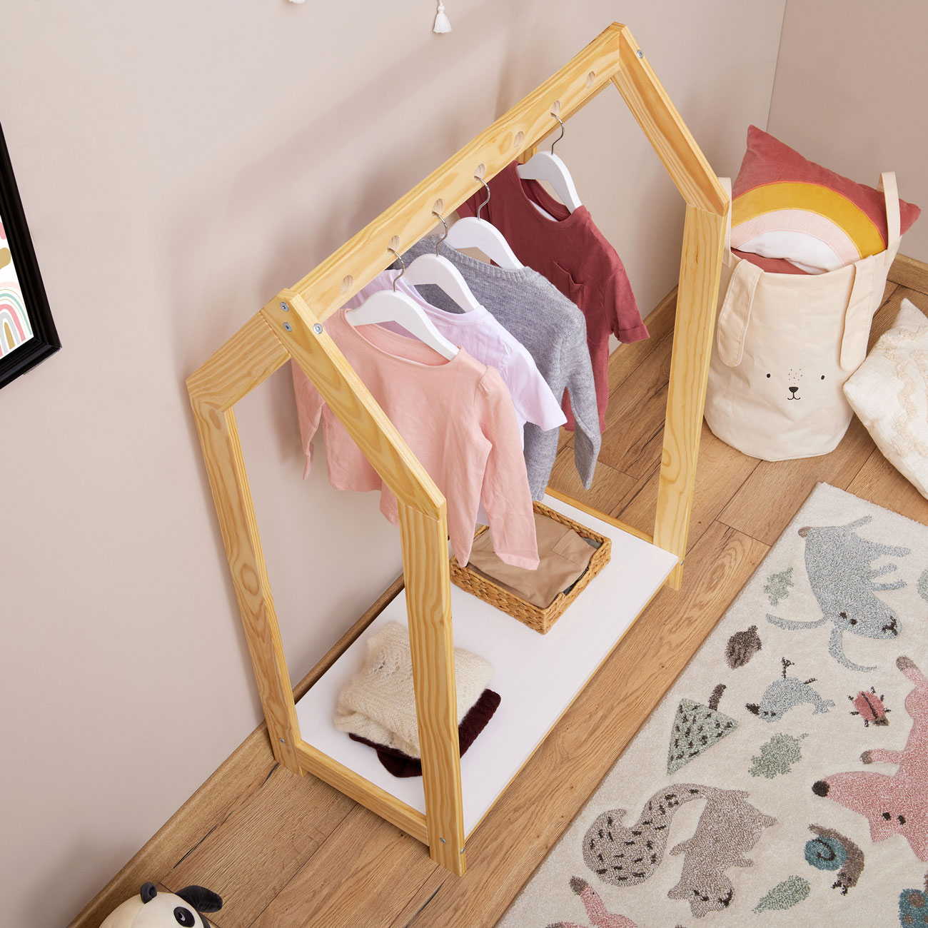 Arara Cabideiro Infantil Madeira Guarda Roupas Montessoriana Sally Natural Branco