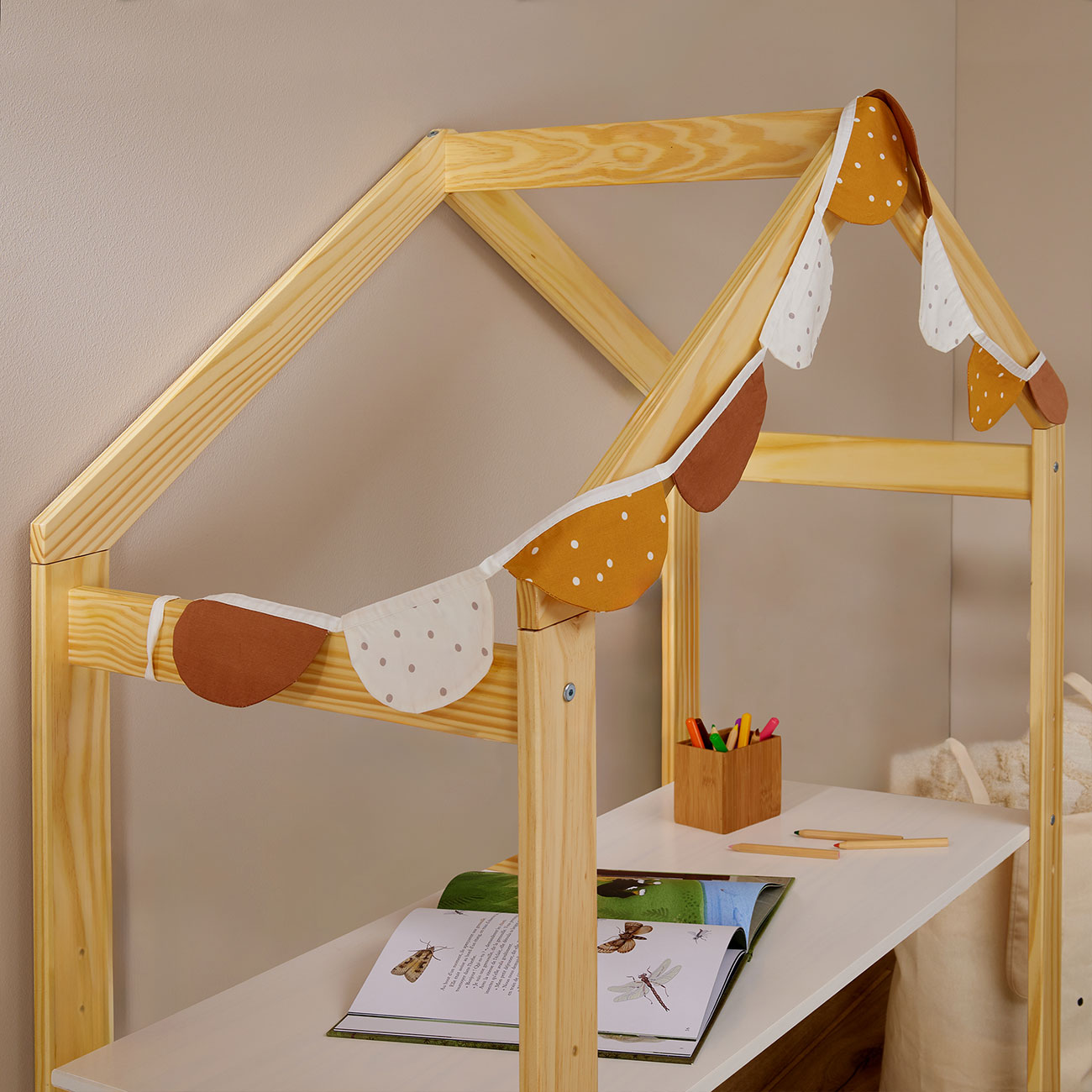 Mesa Infantil Escrivaninha Desenho Madeira Montessoriana Regulável Cabana Lia