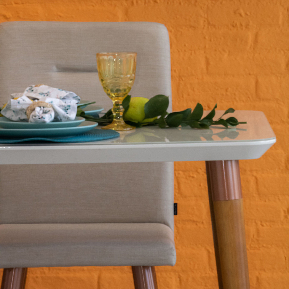Conjunto com 2 Cadeiras de Jantar Studio Bege Claro e Amêndoa