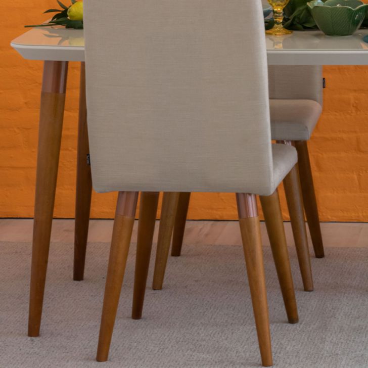 Conjunto de Mesa de Jantar com Tampo de Vidro Arredondado e 4 Cadeiras  Estofadas Studio Linho Off White e Bege Claro 160 cm