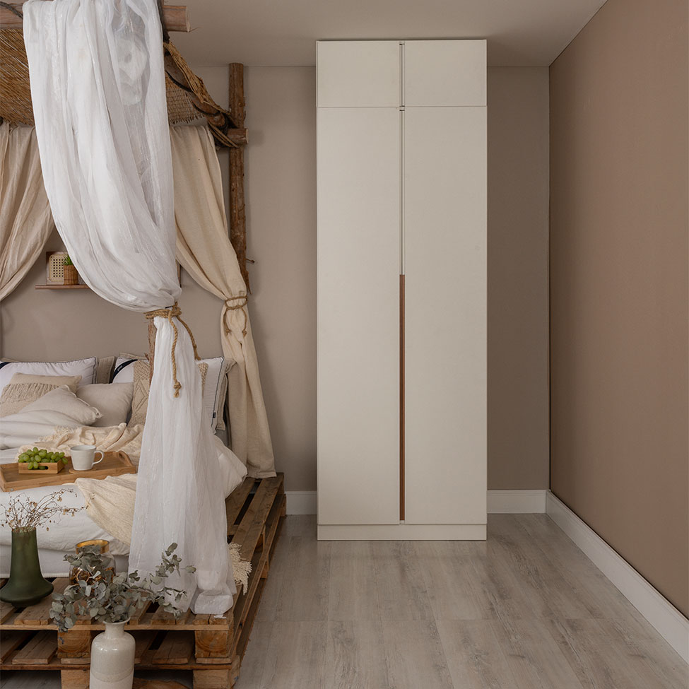 Guarda-Roupa Modulado com Maleiro e Prateleiras Tuyo 2 Portas Articuladas 2 Gavetas Branco 90 cm