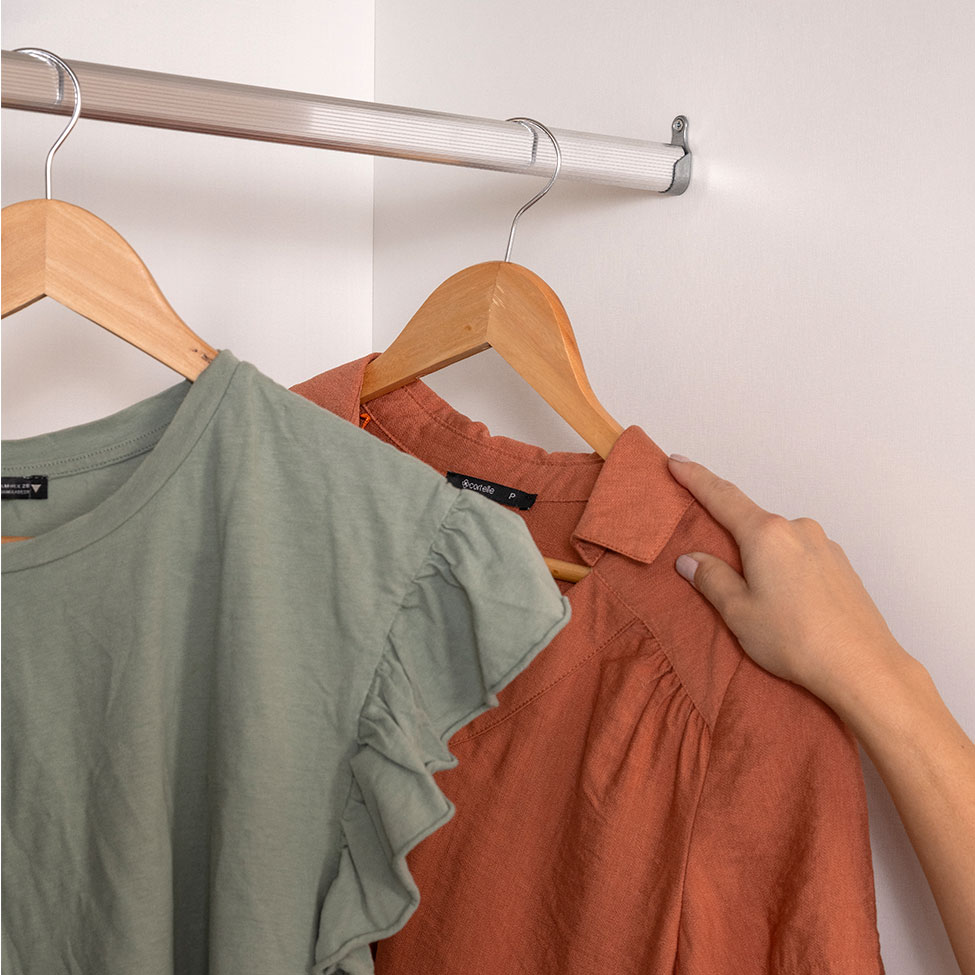 Guarda-Roupa Modulado com Maleiro, Cabideiro e Prateleiras Tuyo 4 Portas Articuladas 2 Gavetas Branco 180 cm
