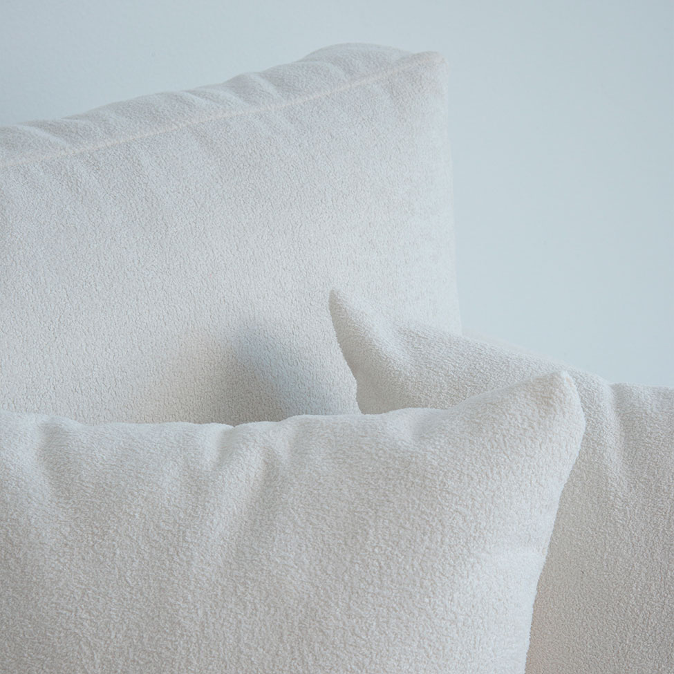 Sofá Unne 2 Lugares com Molas Ensacadas Bouclé Off White 170 cm