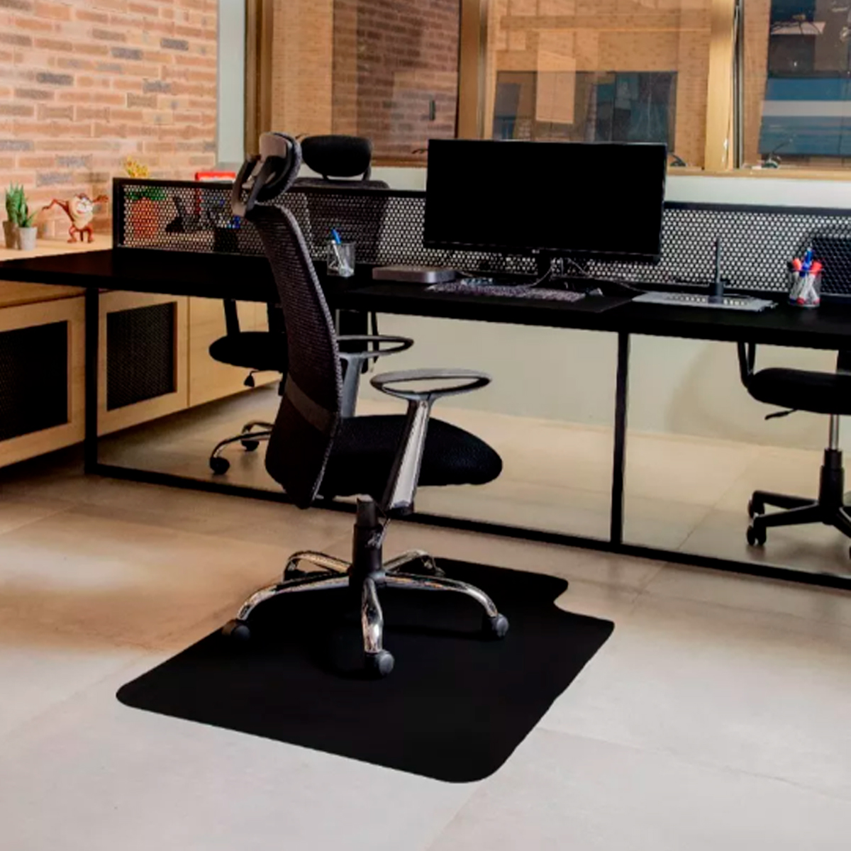 Tapete Protetor de Piso e Cadeira de Rodinhas Poltrona Giratória Gamer Preto 120x85cm