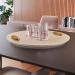 Bandeja Redonda Maré MDF Laminado Ártico com Alça em Couro Marrom