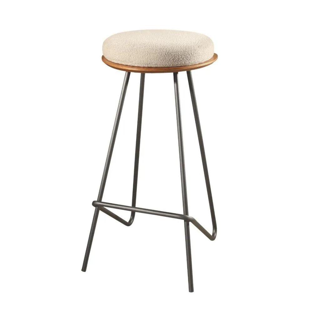 Banqueta Canastra Boucle Off White Base Metal Grafite