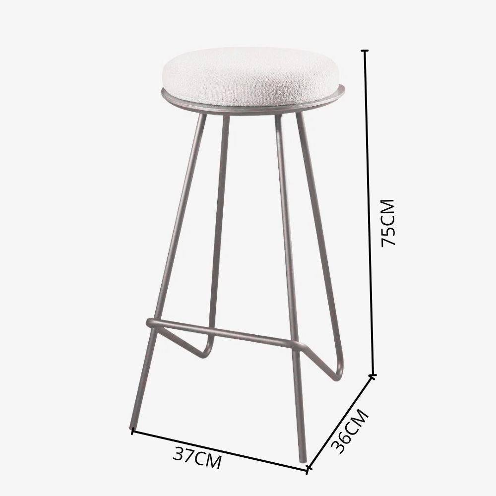 Banqueta Canastra Boucle Off White Base Metal Grafite