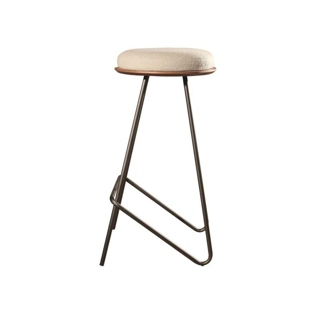 Banqueta Canastra Boucle Off White Base Metal Grafite