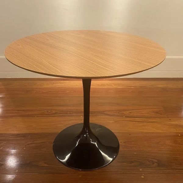 Mesa Apoio Tulipa Saarinen Redonda 65 cm - Freijó