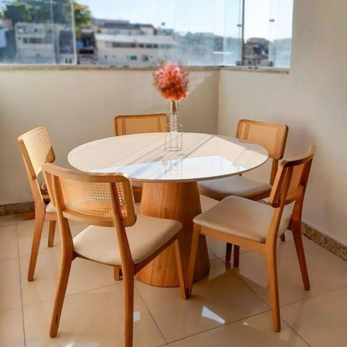 Mesa de Jantar Cone Redonda 150 cm Base Madeira Freijó Tampo Laqueado