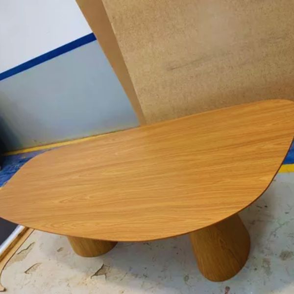 Mesa de Jantar Cone orgânica Oval 137x90 cm com 2 Base Freijó Tampo Freijó