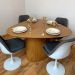 Mesa de Jantar Cone orgânica Redonda 110x113 cm Base Freijó Tampo Freijó