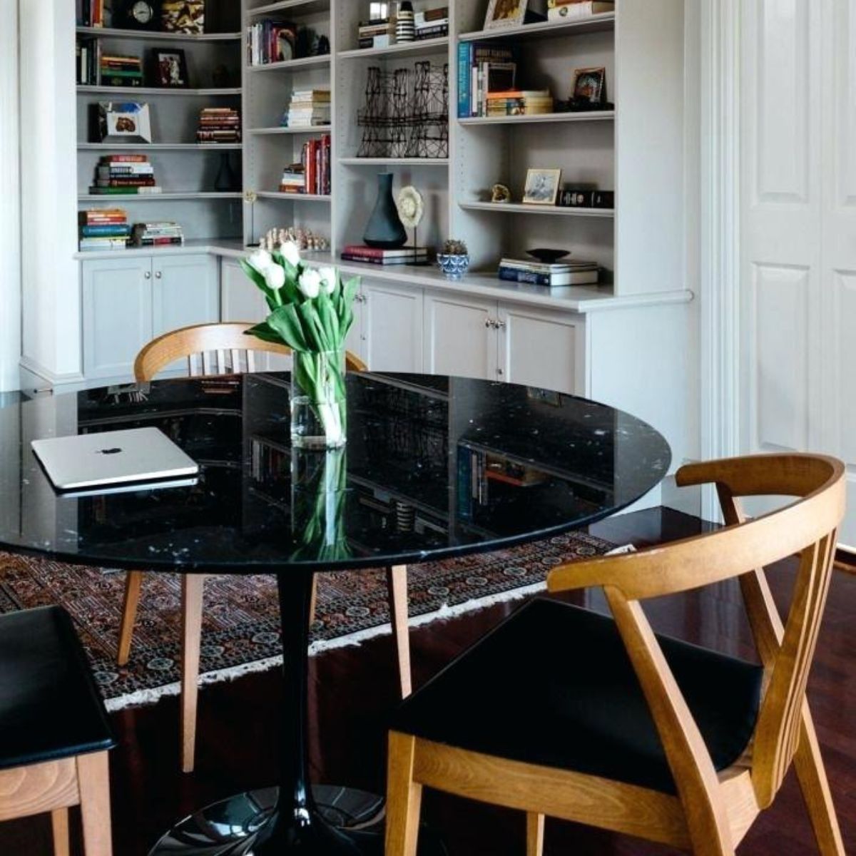 Mesa de Jantar Tulipa Saarinen Redonda 100 cm Mármore São Gabriel