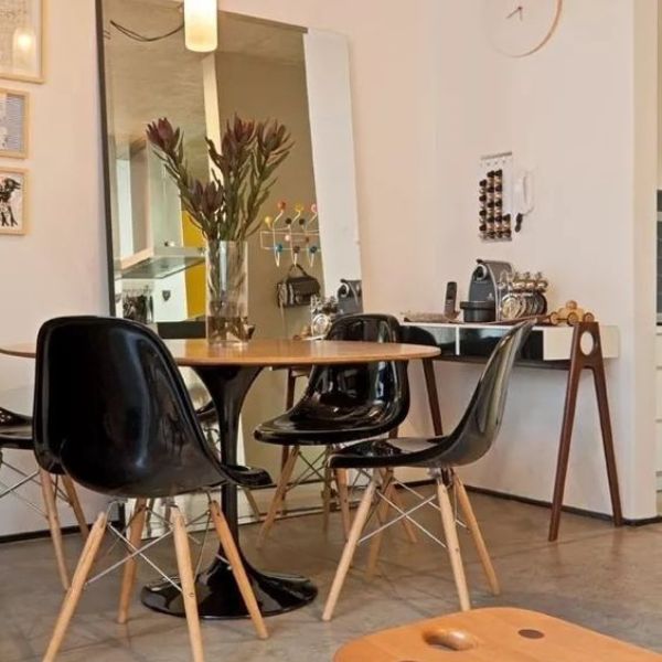 Mesa de Jantar Tulipa Saarinen Redonda 100 cm Tampo Freijó