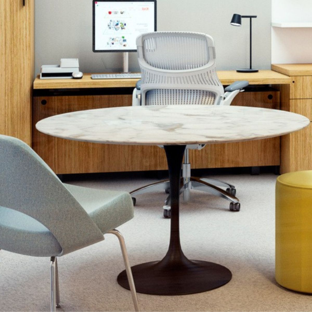 Mesa de Jantar Tulipa Saarinen Redonda 120 cm Mármore Branco Extra