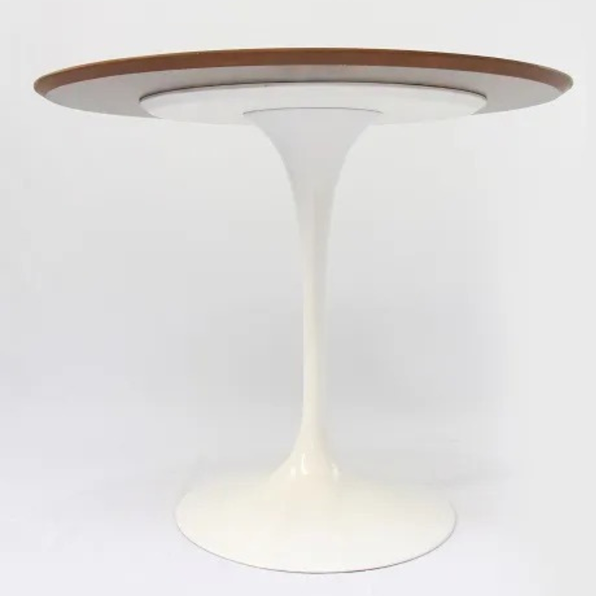 Mesa de Jantar Tulipa Saarinen Redonda 140 cm Tampo Imbuia Base Branca