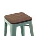 Banqueta média Iron Tolix com assento de madeira rústica escura 66 cm Verde Claro
