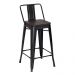 Banqueta média industrial Iron Tolix com encosto e assento de madeira rústica escura 66 cm