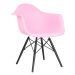 Cadeira Charles Eames Eiffel DAW com pés de madeira preta Rosa claro