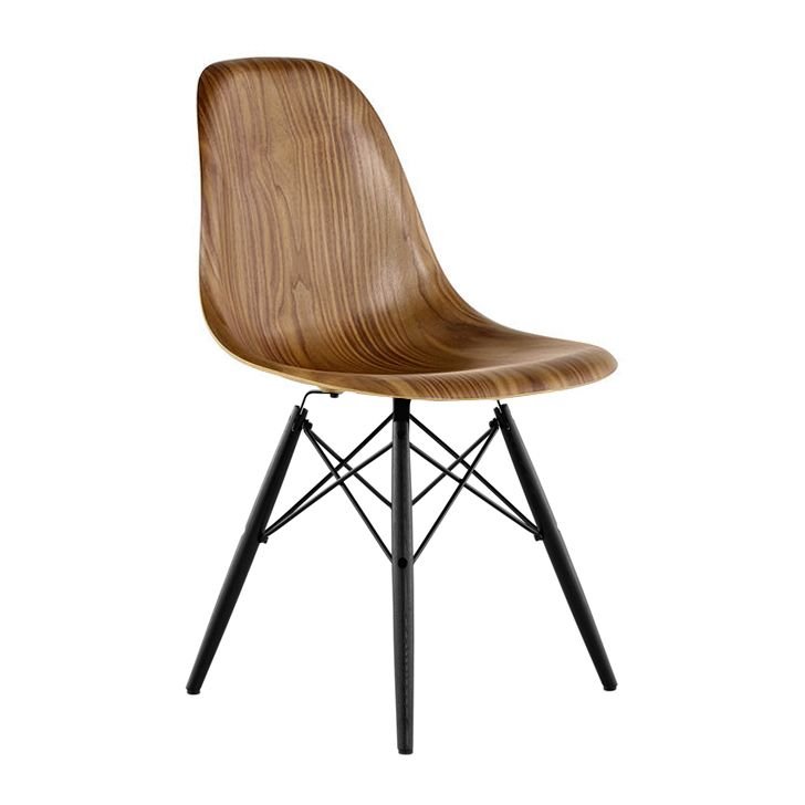 Cadeira Charles Eames Eiffel DSW com assento amadeirado e pés de madeira Preta