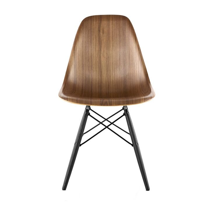 Cadeira Charles Eames Eiffel DSW com assento amadeirado e pés de madeira Preta