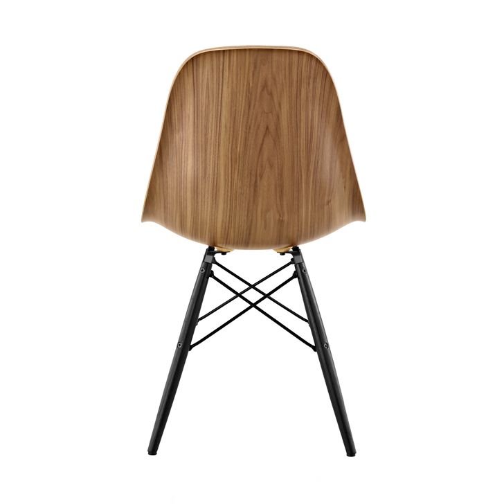 Cadeira Charles Eames Eiffel DSW com assento amadeirado e pés de madeira Preta