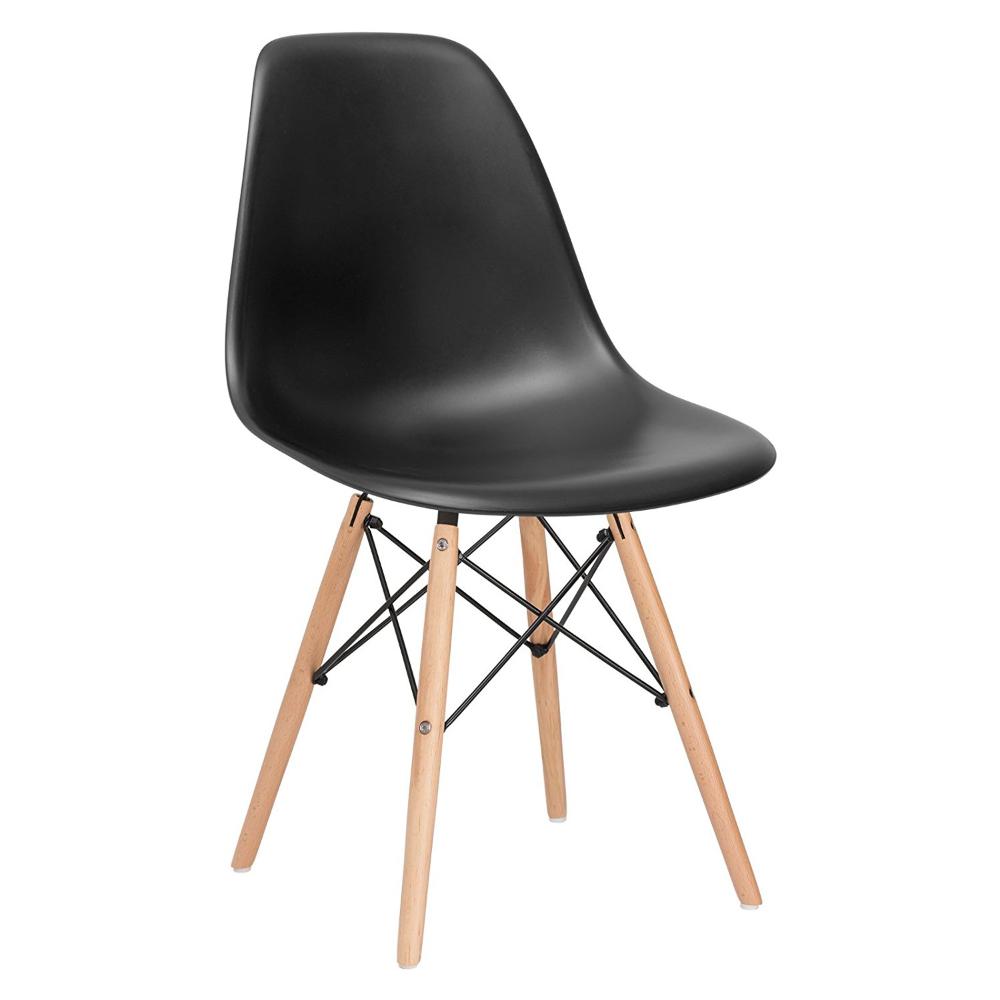 Cadeira Charles Eames Eiffel DSW com pés de madeira clara Preto