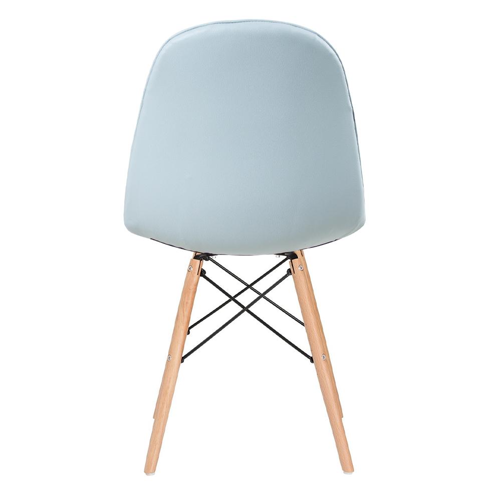 Cadeira estofada Charles Eames Eiffel Botonê com pés de madeira clara Azul claro