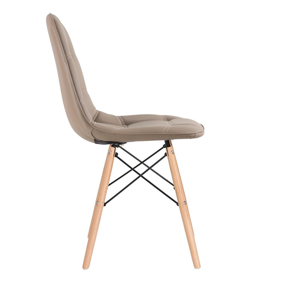 Cadeira estofada Charles Eames Eiffel Botonê com pés de madeira clara Nude