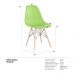 Kit 2 cadeiras Charles Eames Eiffel DSW com pés de madeira clara Verde claro