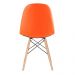Kit 8 cadeiras estofadas Charles Eames Eiffel Botonê com pés de madeira clara Laranja