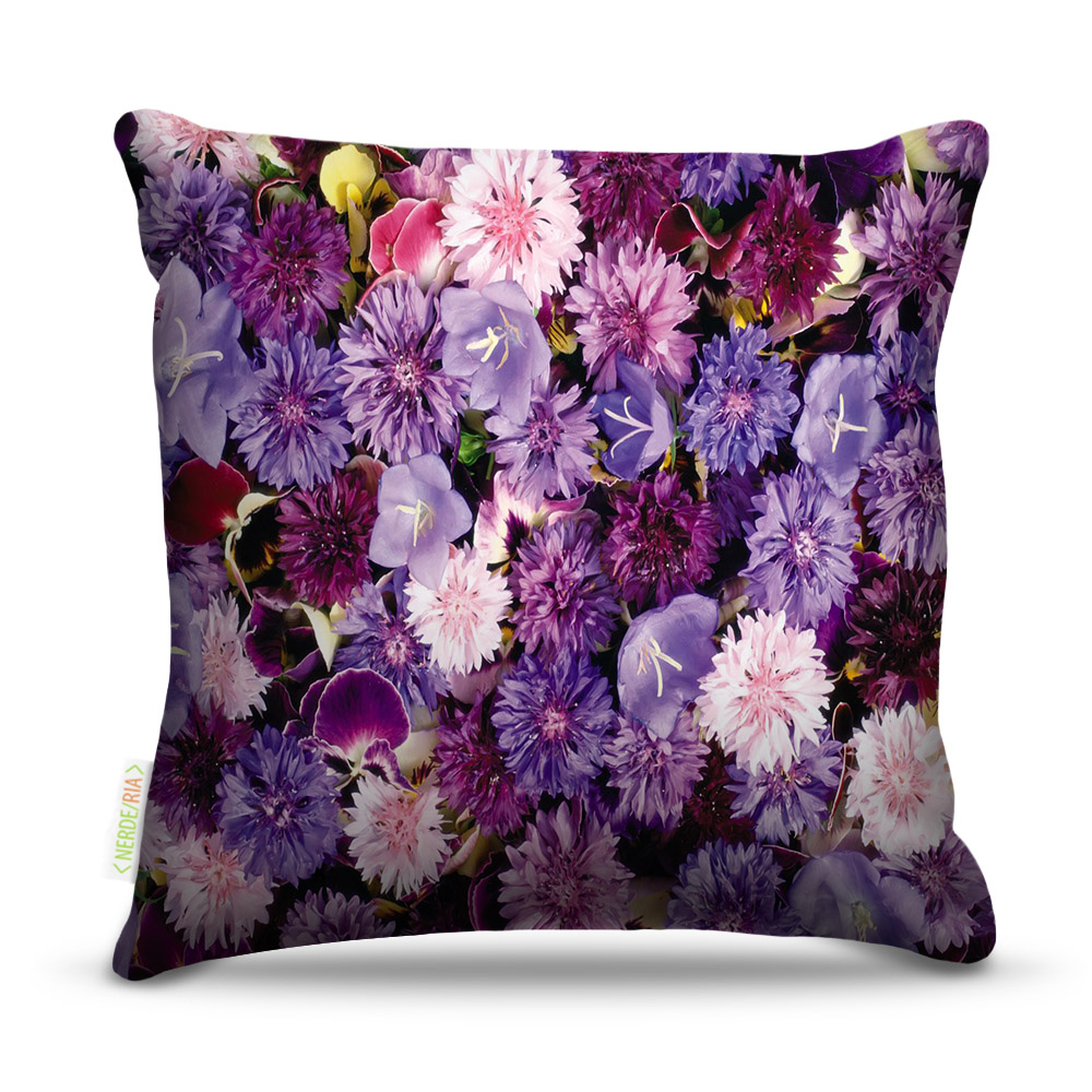 Almofada 45 x 45cm  Nerderia e Lojaria flores roxas colorido
