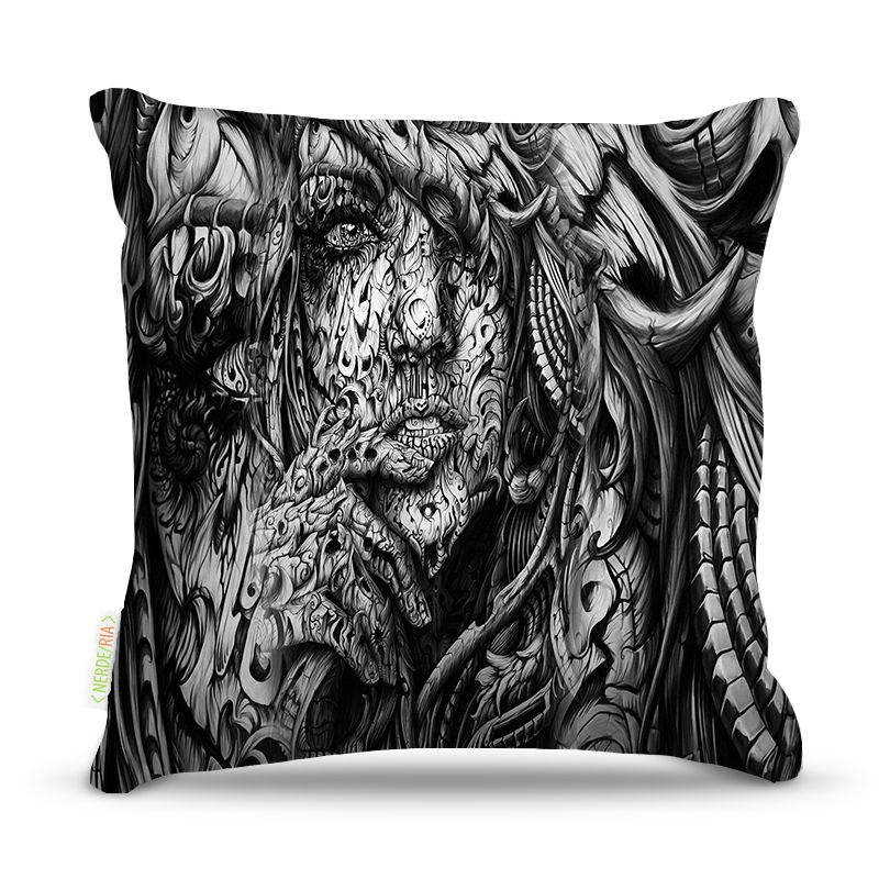Almofada 45 x 45cm  Nerderia e Lojaria mulher surreal PB colorido