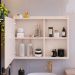 Espelheira Armário de Banheiro 1 Porta Prateleira Espelho Off White Kit Acessórios Lavabo 4 Peças Aço Inox Rose Gold - RPM